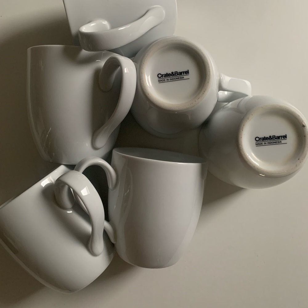 Crate&Barrel Elegant White Mug Set